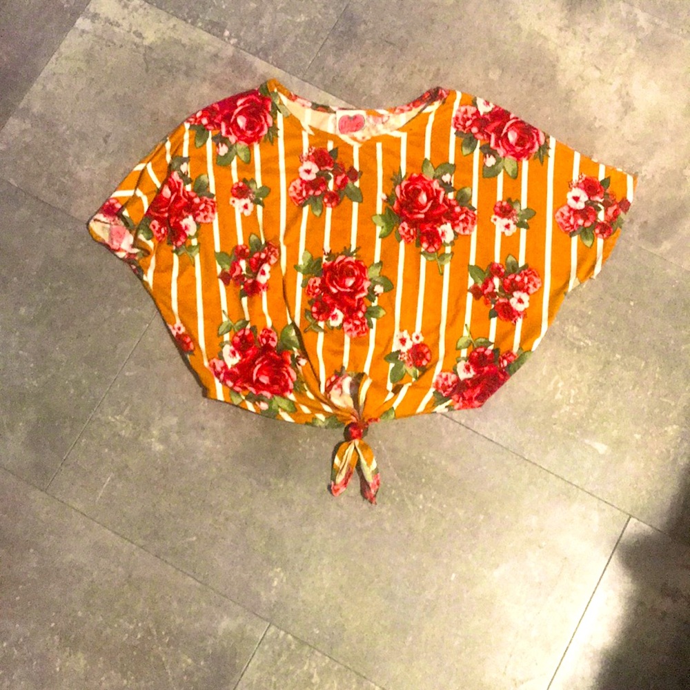 Juniors cropped shirt